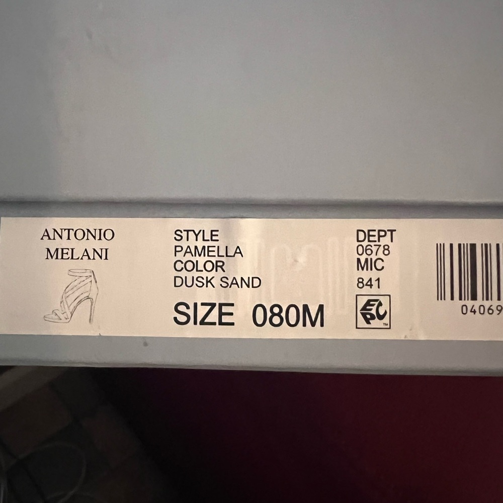 Antonio Melani. Size 8. Open toe, satin heels. - Picture 5 of 5